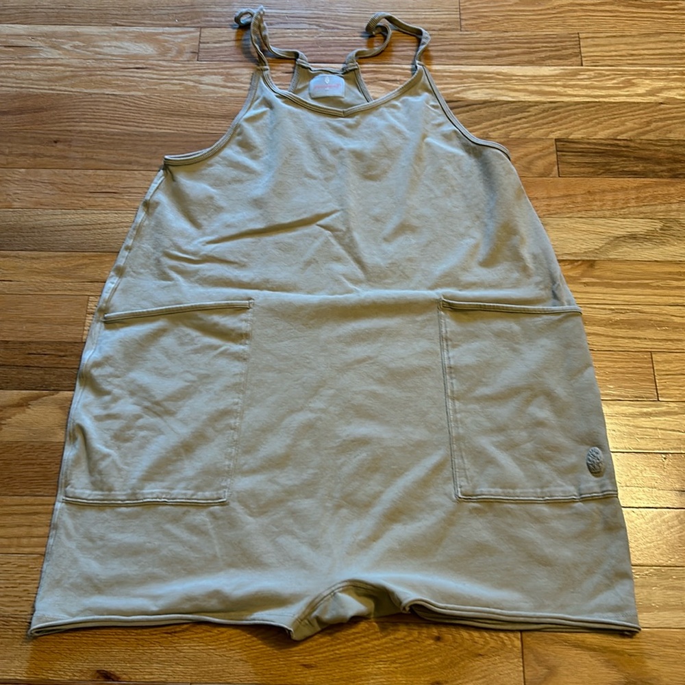 Free People hot shot romper, XS, sold out color kelp.